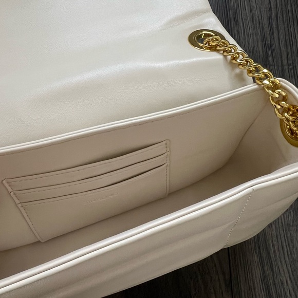 Puffy Faux Leather Chain Strap Purse - Picture 3 of 5